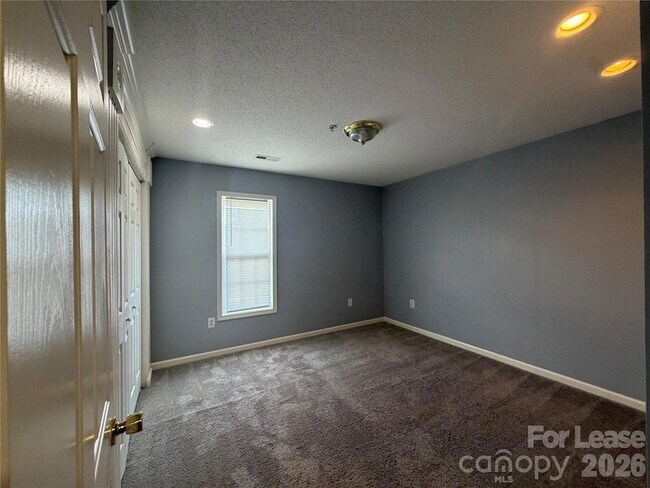 Building Photo - 110 Steam Engine Dr