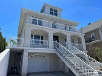 Building Photo - 570 Proctor Ave