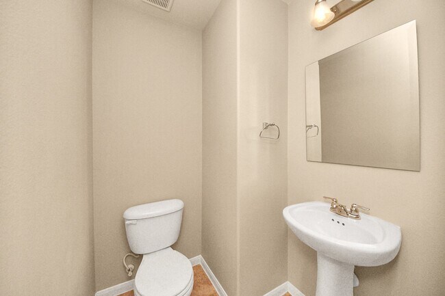 Building Photo - 8428 Willow Loch Dr