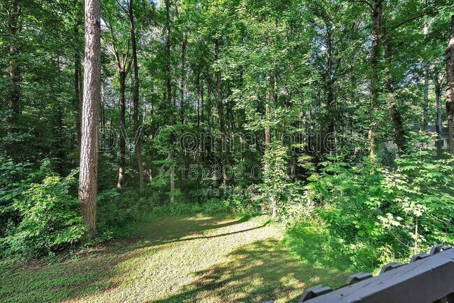 Building Photo - 2557 Ashley Cir