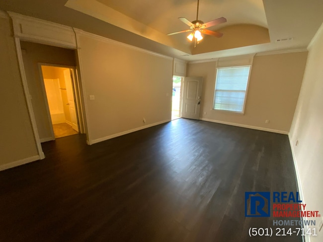 Building Photo - 7503 Royal Oaks Dr