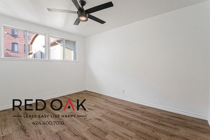 Building Photo - 820 S Gramercy Pl