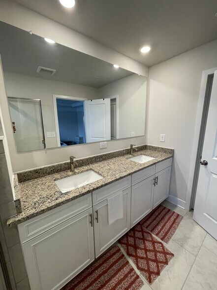 Building Photo - 1235 Greylock Ln