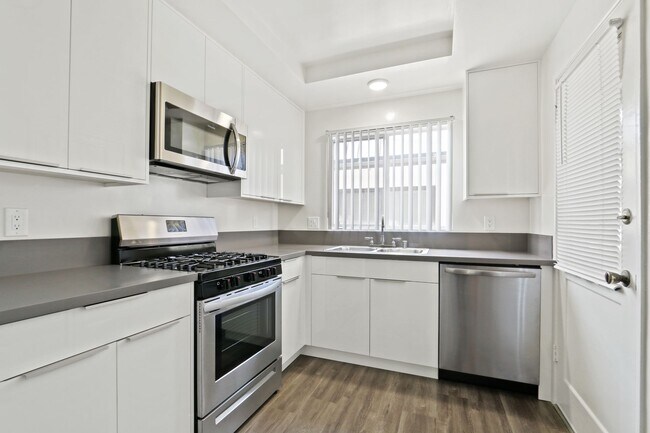 Building Photo - 1234 10th St