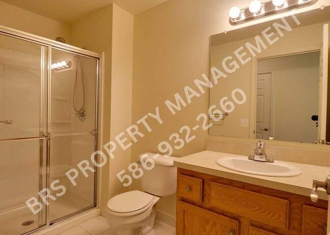 Building Photo - Shelby Twp 2 bedroom, 2 bath condo for lease.