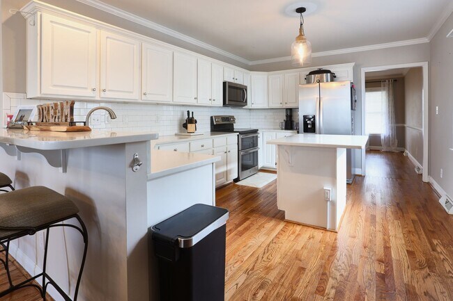 Building Photo - 314 Wyndhurst Dr