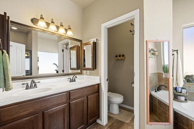 Building Photo - 5905 Speyside Dr