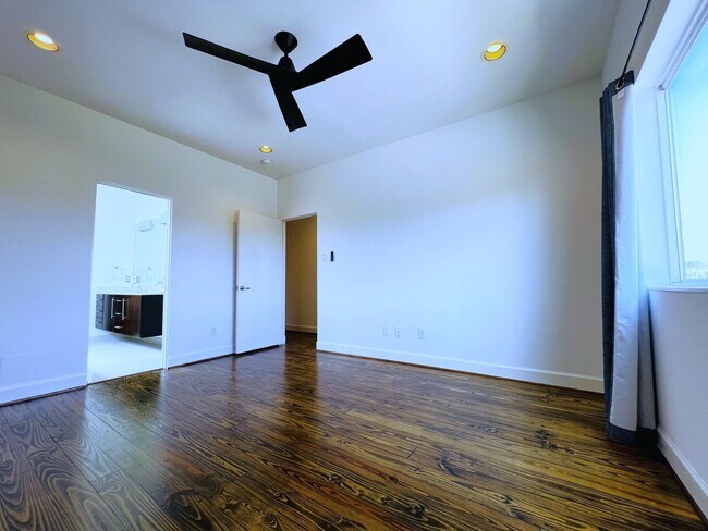 Building Photo - 1524 Blodgett St