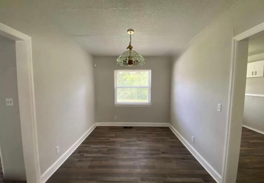 Dining Room - 606 N Moore Rd