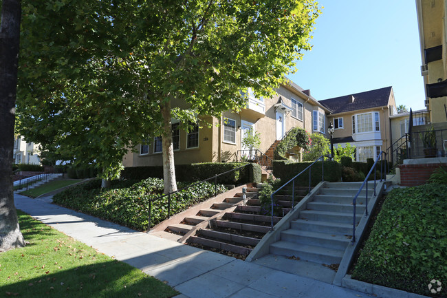 Primary Photo - 1216 N Brand Blvd