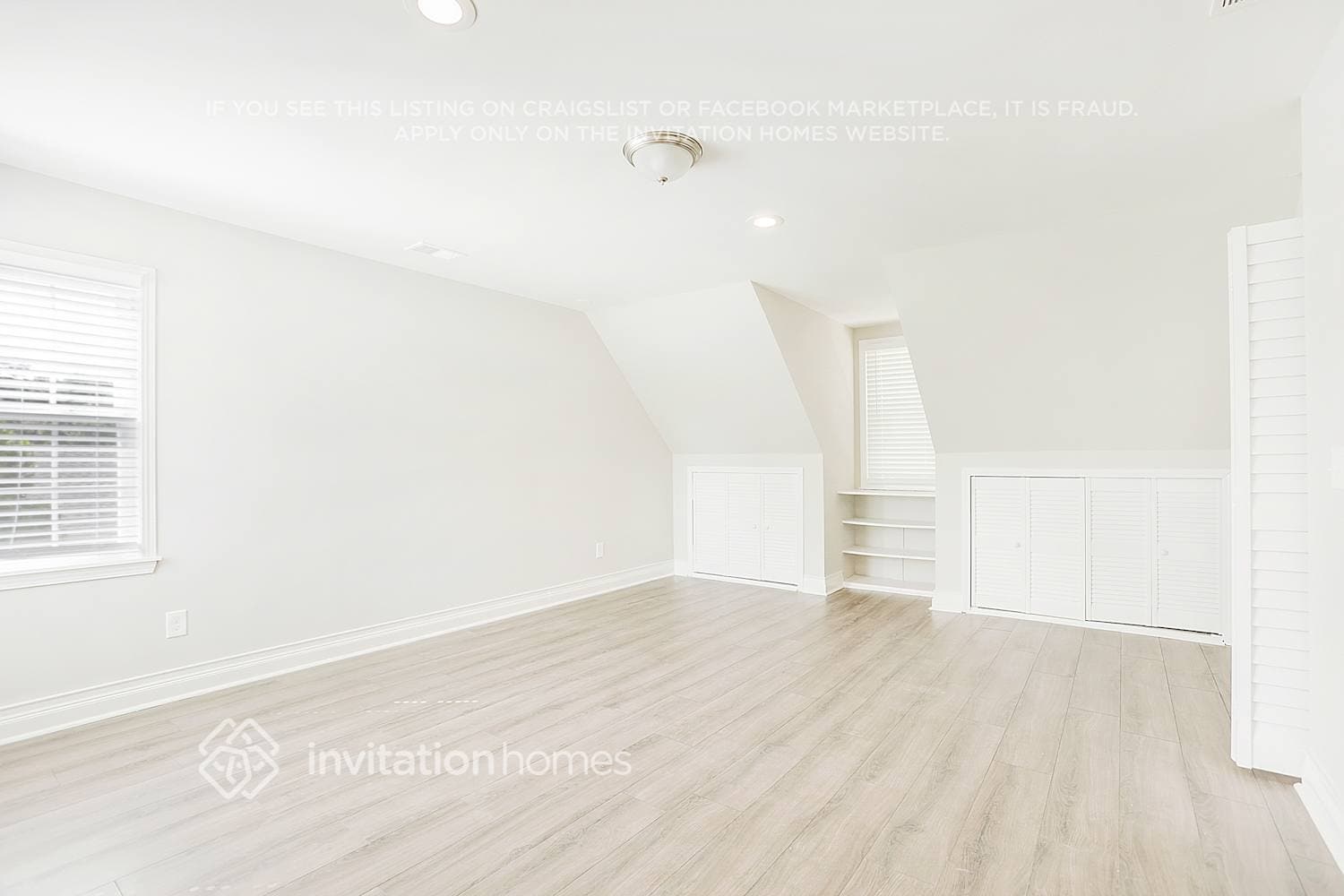 Building Photo - 1522 Oakmoor Pl