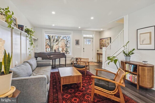 Building Photo - 416 Longfellow St NW