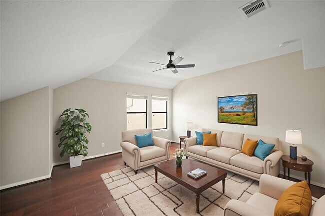 Building Photo - 714 Coggins Point Way