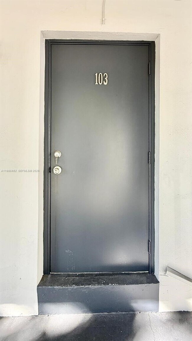 Building Photo - 42 SW 14th St