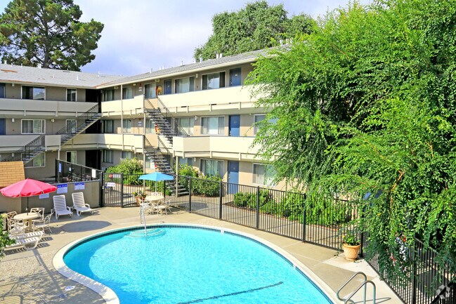 Building Photo - North Main Apartments