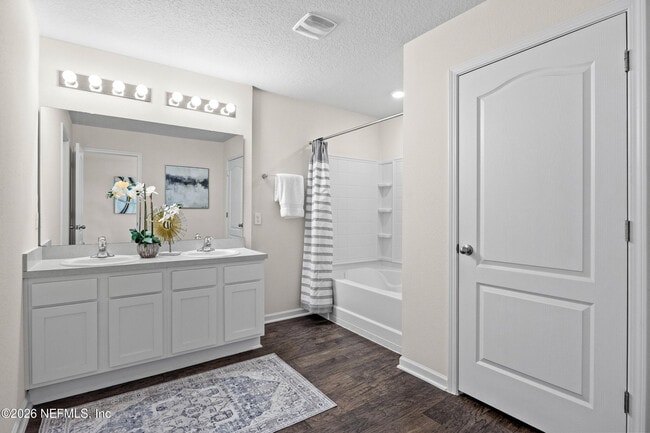 Building Photo - 2555 Oak Stream Dr