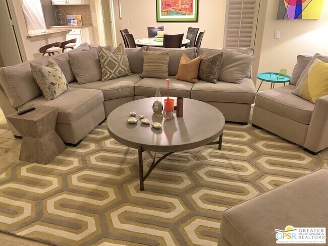 Building Photo - 2985 E Avery Dr