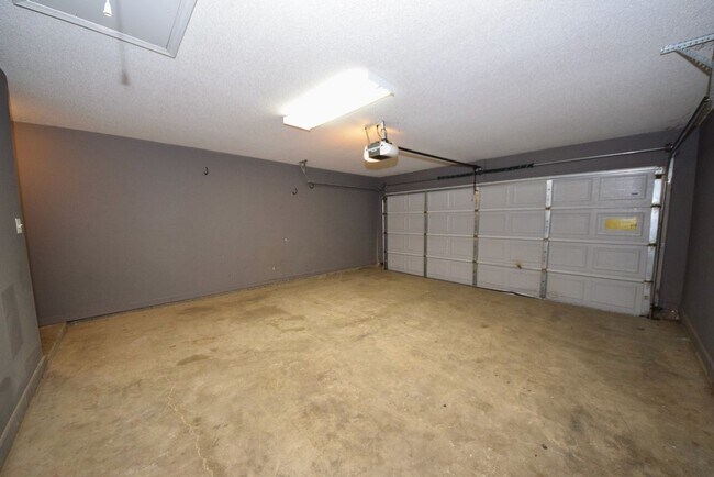 Building Photo - Wonderful 3 bed, 2 bath home near Shelby Farms Park.