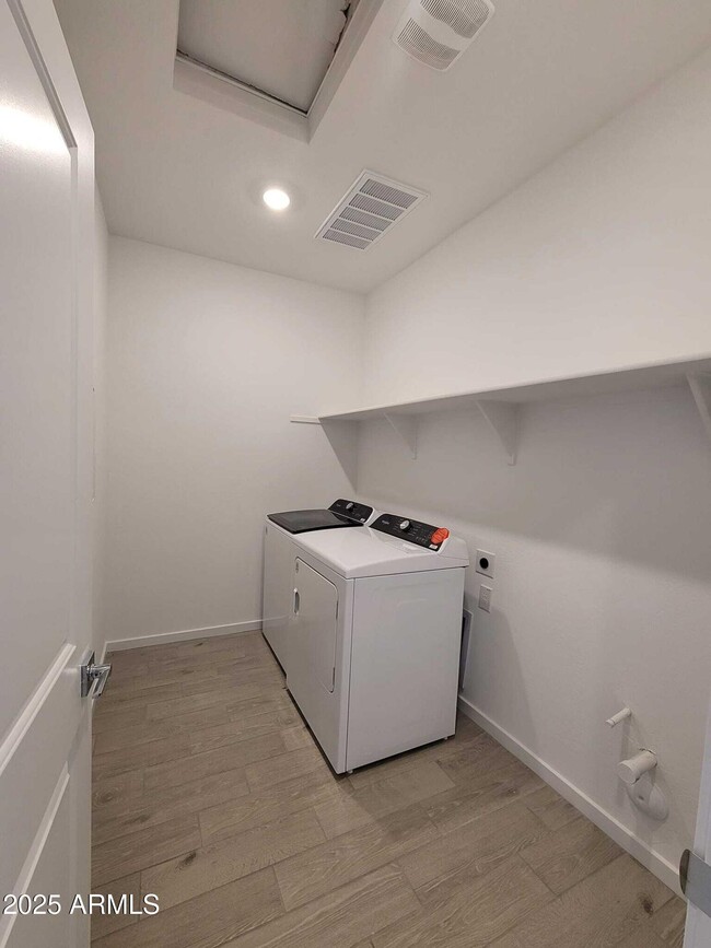 Building Photo - 16065 W Gray Fox Trl