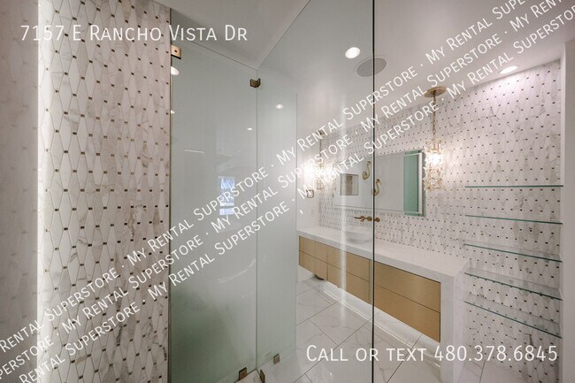 Building Photo - 7157 E Rancho Vista Dr