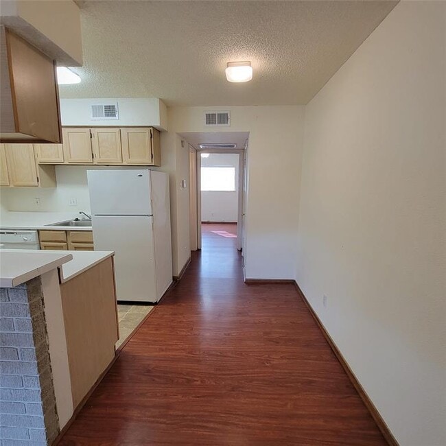 Building Photo - 1328 Bomar St
