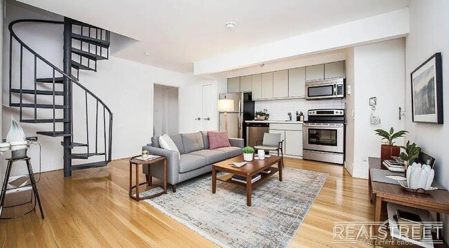 Building Photo - 286 Stanhope St