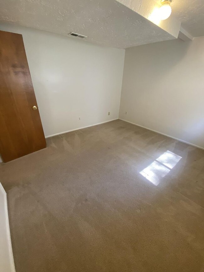 Building Photo - 428 E 1150 N