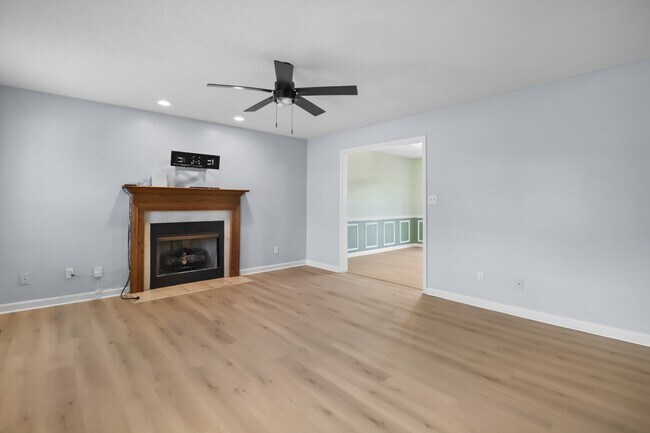 Building Photo - 934 Hedge Apple Dr