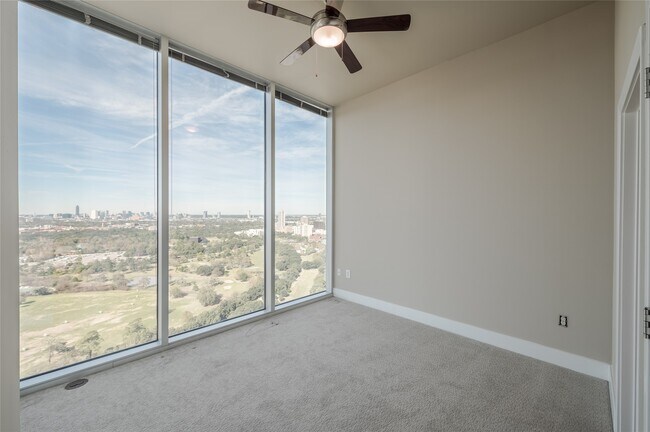 Building Photo - 5927 Almeda Rd