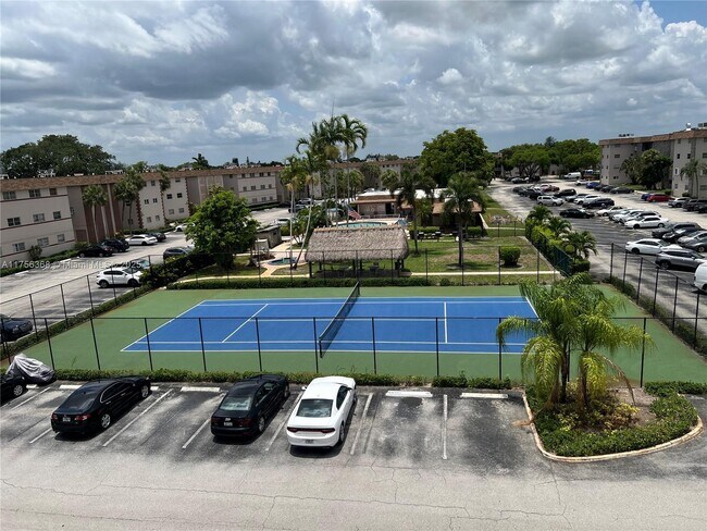 Building Photo - 2430 SW 81st Ave