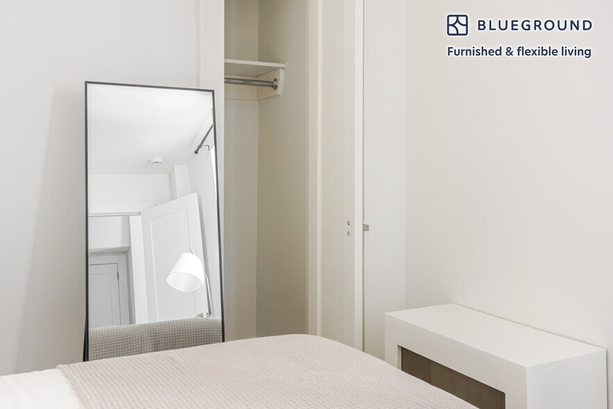 Building Photo - 138 E 38th St