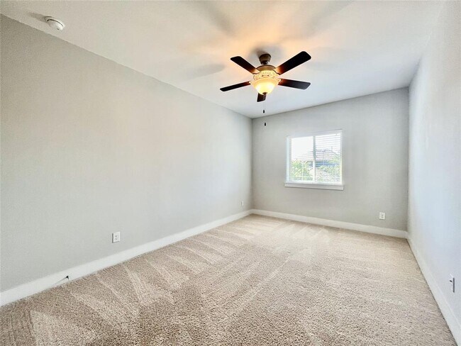 Building Photo - 18118 Moonlit River Dr
