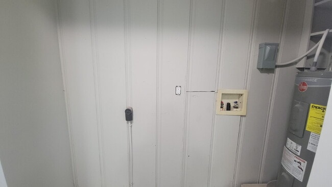 Building Photo - "2-Bedroom Retreat with Cozy Comfort in Huntsville!"