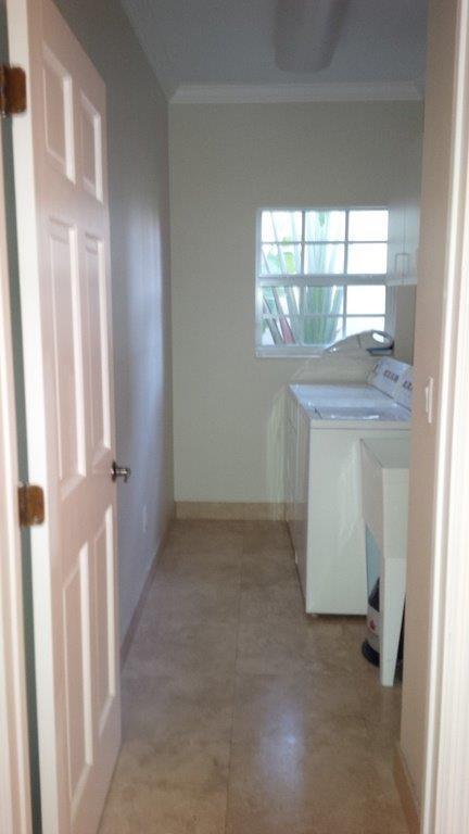 Laundry - 857 SW 11th Ct
