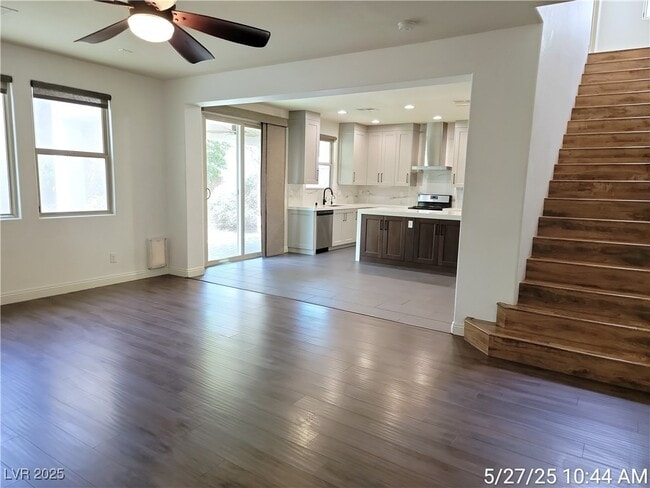 Building Photo - 343 Botanic Gardens Dr