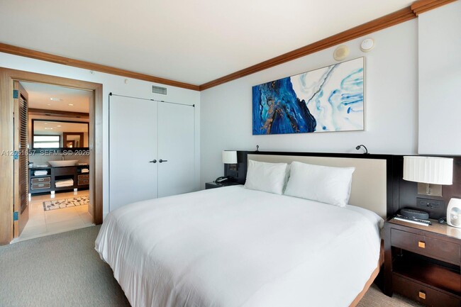 Building Photo - 6801 Collins Ave