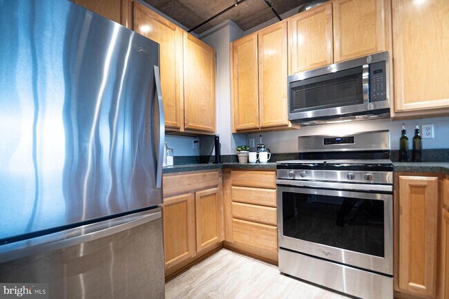Building Photo - 2750 14th St NW