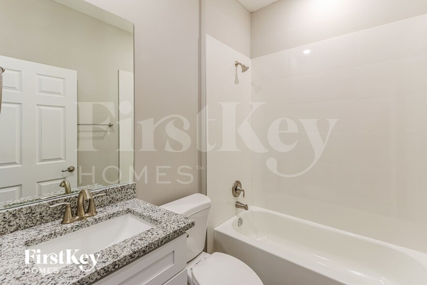 Building Photo - 3171 Fergus Ave