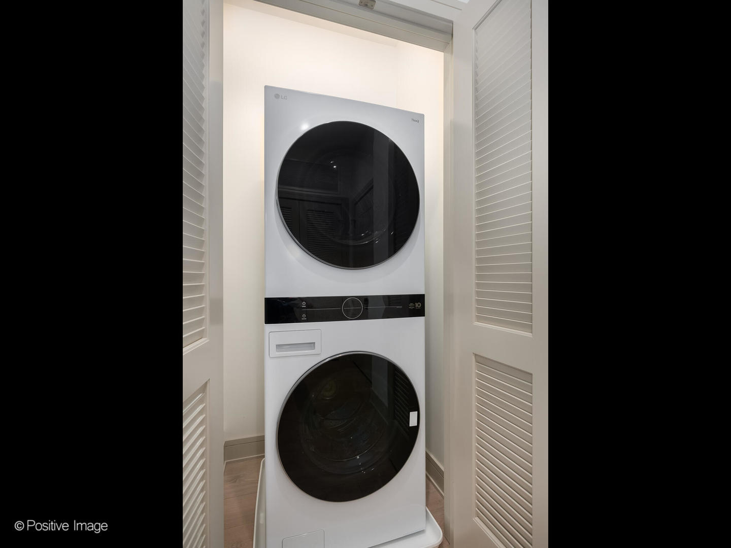 Building Photo - 3202 N Racine Ave