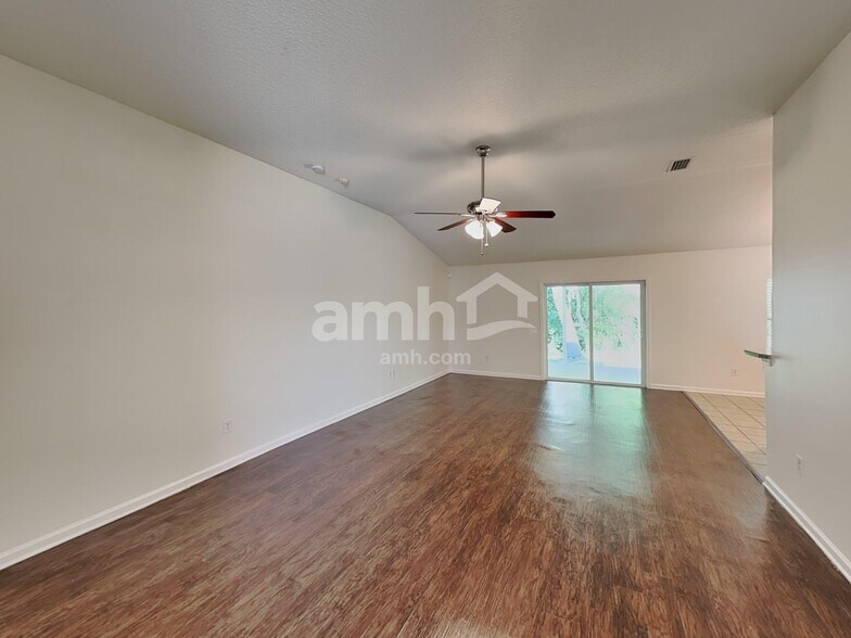 Building Photo - 11670 Deep Springs Dr N