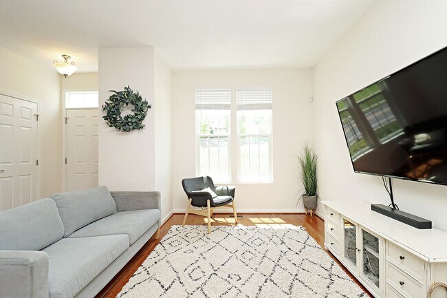 Building Photo - Dog-Friendly Pavilions at Pantops Townhome With Garage