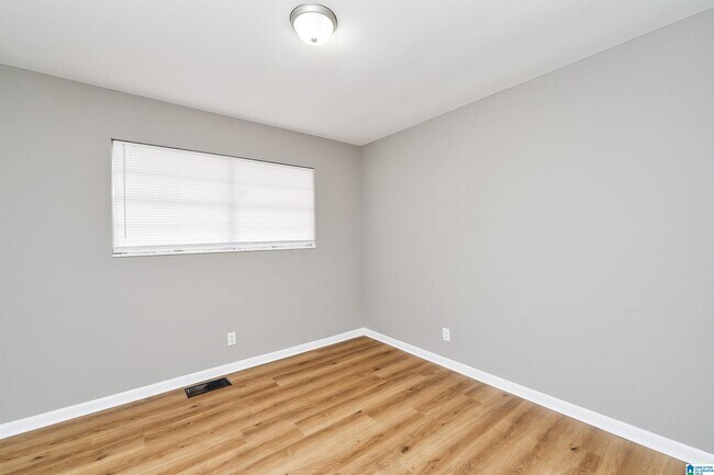 Building Photo - 236 Clifton St