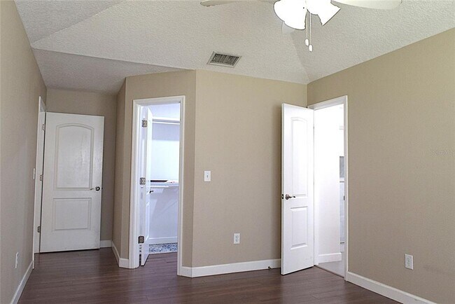 Building Photo - 2009 Branch Tree Ln