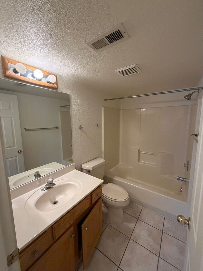 Building Photo - Available Now: 2 Bed - 2 Bath Townhouse, Continental area - $1,925