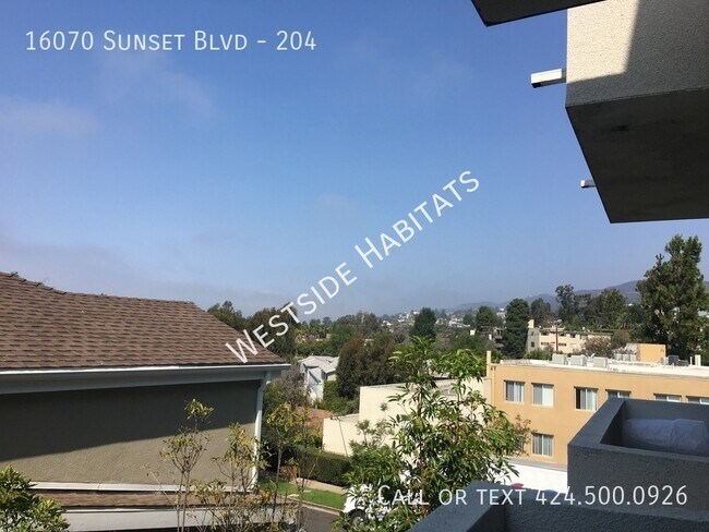 Building Photo - 16070 W Sunset Blvd