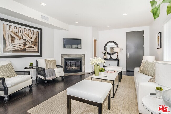 Building Photo - 1945 Overland Ave