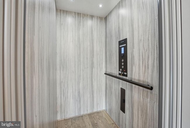 Building Photo - 1618 N Danville St