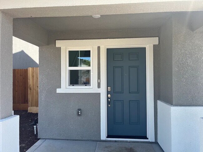 Building Photo - Single family residence, Available now!