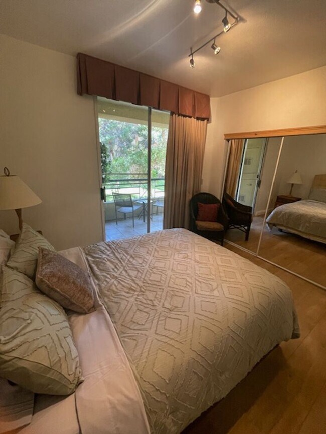 Building Photo - Meridian 2 Bd / 2 Ba with Laminate Flooring in Living Room & Bedroom Areas