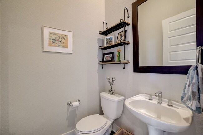 Building Photo - 6205 Seville Dr